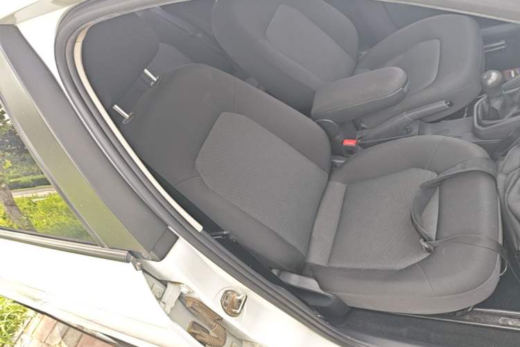 Used Volkswagen Jetta 2019 Dream Edition 1.4L Manual Fashion Version Right Front Seat