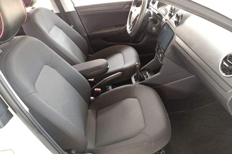 Used Volkswagen Jetta 2019 Dream Edition 1.5L Manual Fashion Version Right Front Seat