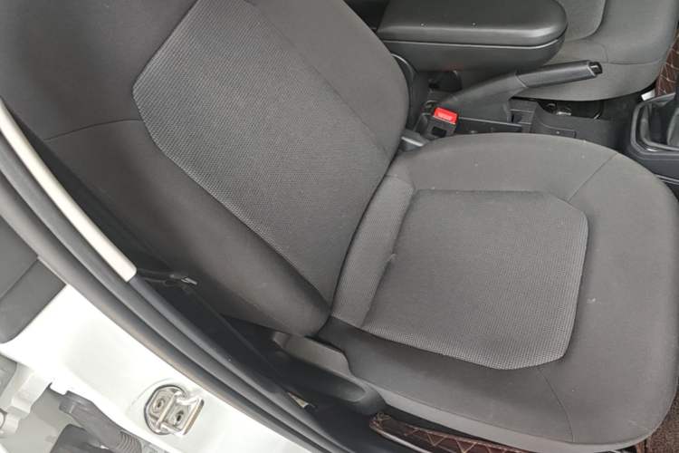 Used Volkswagen Jetta 2019 Dream Edition 1.4L Manual Fashion Version Right Front Seat