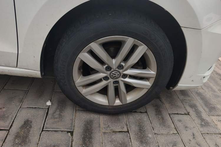 Used Volkswagen Jetta 2019 Dream Edition 1.5L Automatic Fashionable Version Right Front Wheel Hub