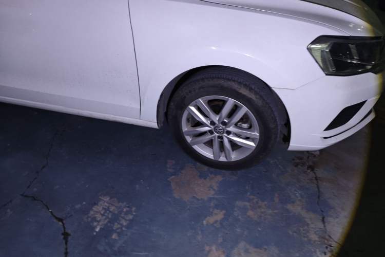Used Volkswagen Jetta 2019 Dream Edition 1.5L Automatic Fashionable Version Right Front Wheel Hub