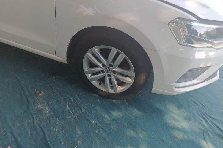 Used Volkswagen Jetta 2019 Dream Edition 1.4L Manual Fashion Version Right Front Wheel Hub