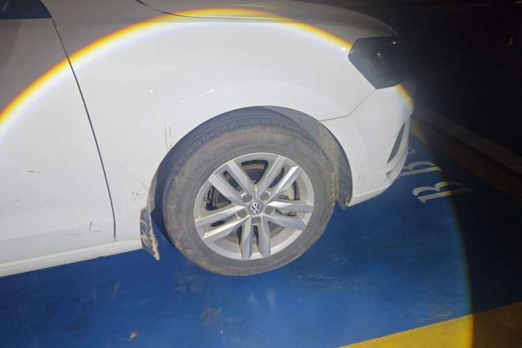 Used Volkswagen Jetta 2019 Dream Edition 1.5L Manual Fashion Version Right Front Wheel Hub