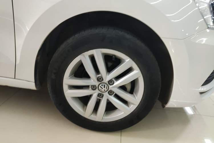 Used Volkswagen Jetta 2019 Dream Edition 1.5L Manual Fashion Version Right Front Wheel Hub
