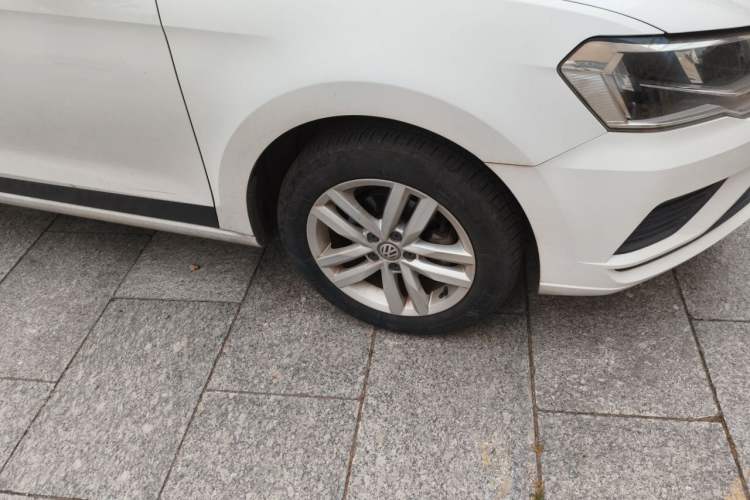 Used Volkswagen Jetta 2019 Dream Edition 1.5L Automatic Fashionable Version Right Front Wheel Hub