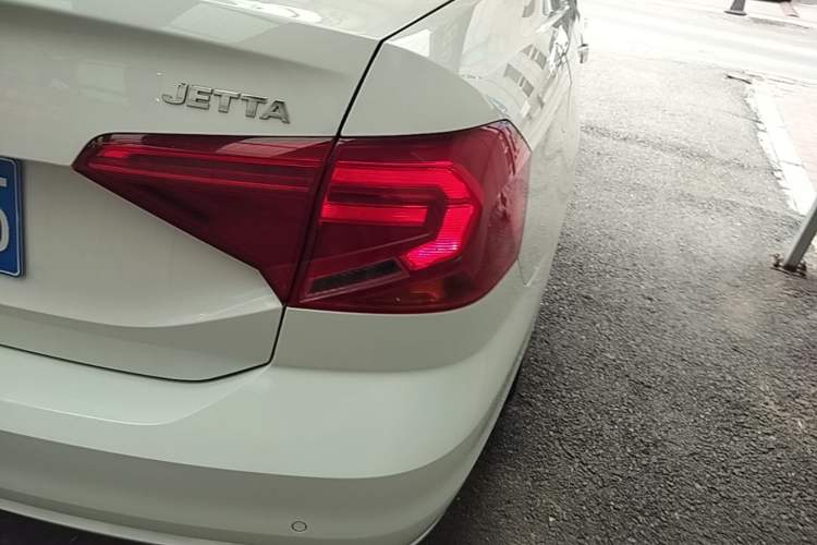 Used Volkswagen Jetta 2019 Dream Edition 1.4L Manual Fashion Version Right Rear Taillight