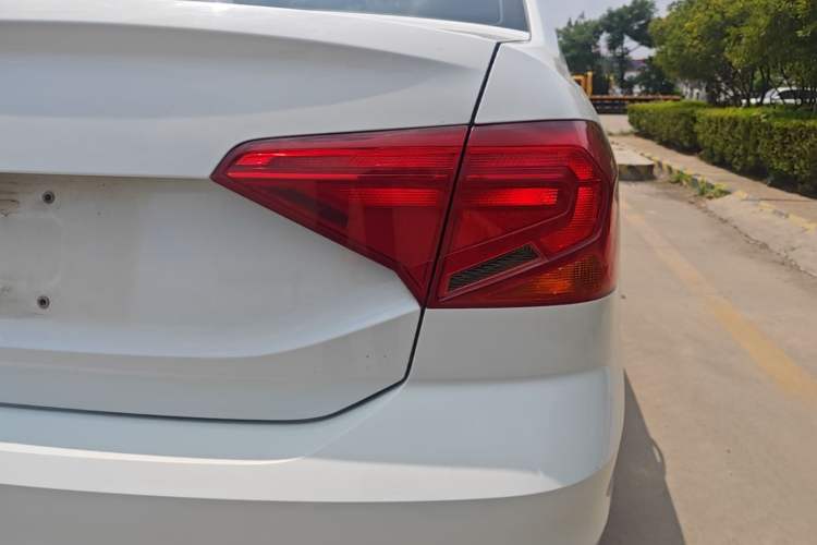 Used Volkswagen Jetta 2019 Dream Edition 1.5L Manual Fashion Version Right Rear Taillight