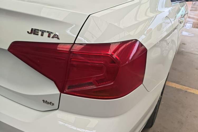 Used Volkswagen Jetta 2019 Dream Edition 1.5L Manual Comfort Version Right Rear Taillight