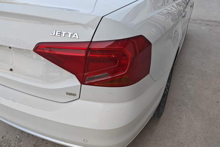 Used Volkswagen Jetta 2019 Dream Edition 1.5L Manual Comfort Version Right Rear Taillight