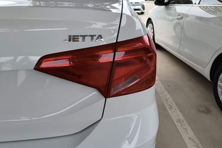 Used Volkswagen Jetta 2019 Dream Edition 1.4L Manual Fashion Version Right Rear Taillight