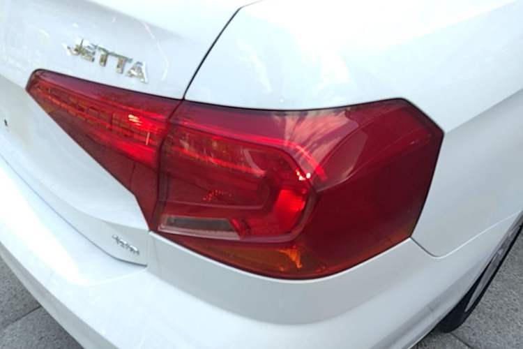 Used Volkswagen Jetta 2019 Dream Edition 1.5L Automatic Fashionable Version Right Rear Taillight