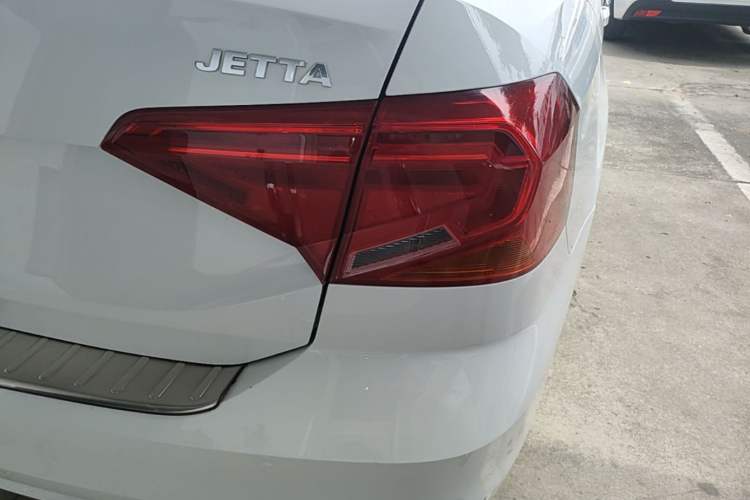 Used Volkswagen Jetta 2019 Dream Edition 1.4L Manual Fashion Version Right Rear Taillight