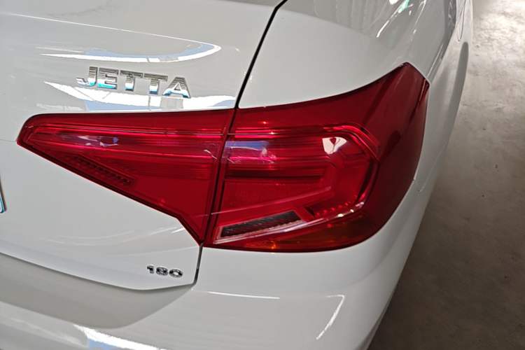 Used Volkswagen Jetta 2019 Dream Edition 1.5L Automatic Comfort Version Right Rear Taillight