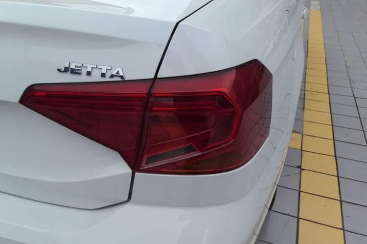 Used Volkswagen Jetta 2019 Dream Edition 1.5L Automatic Fashionable Version Right Rear Taillight