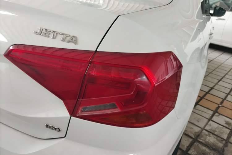 Used Volkswagen Jetta 2019 Dream Edition 1.5L Manual Comfort Version Right Rear Taillight