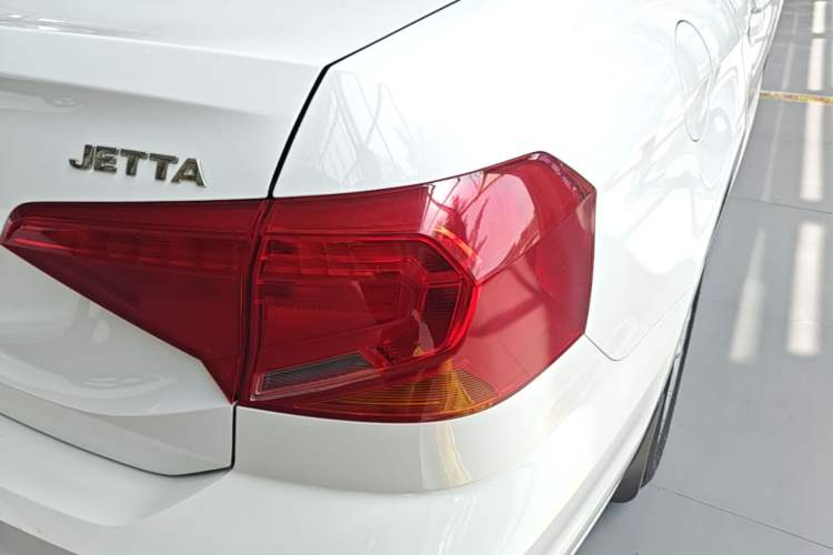Used Volkswagen Jetta 2019 Dream Edition 1.4L Manual Fashion Version Right Rear Taillight