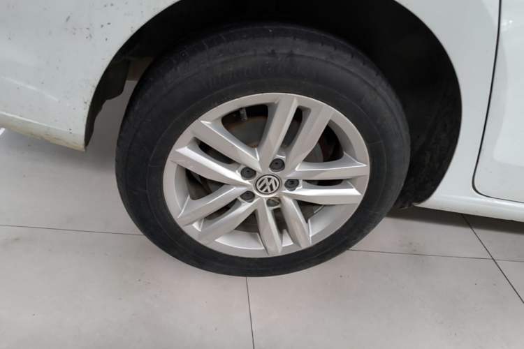 Used Volkswagen Jetta 2019 Dream Edition 1.4L Manual Fashion Version Right Rear Wheel Hub