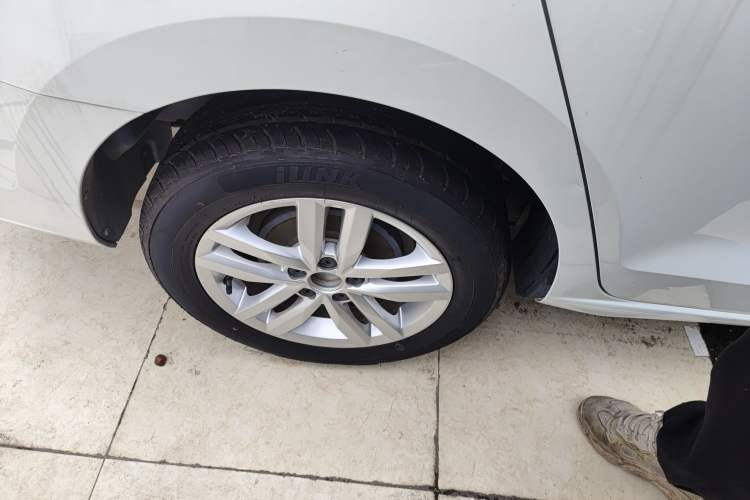 Used Volkswagen Jetta 2019 Dream Edition 1.5L Automatic Fashionable Version Right Rear Wheel Hub