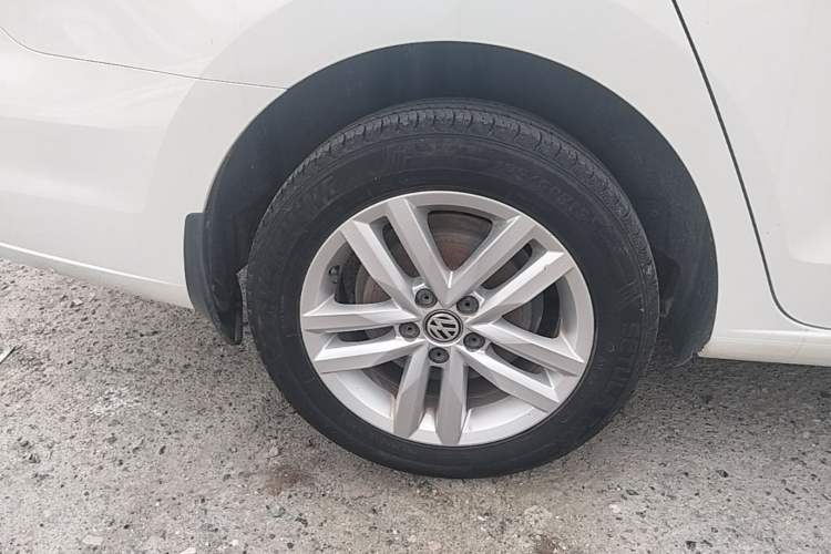 Used Volkswagen Jetta 2019 Dream Edition 1.5L Manual Fashion Version Right Rear Wheel Hub