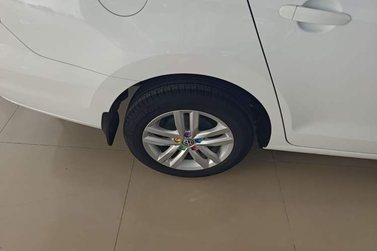 Used Volkswagen Jetta 2019 Dream Edition 1.5L Manual Fashion Version Right Rear Wheel Hub