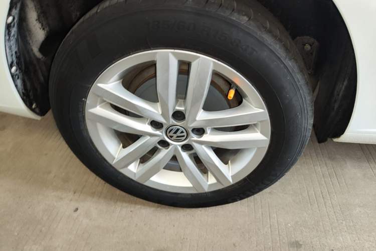 Used Volkswagen Jetta 2019 Dream Edition 1.4L Manual Fashion Version Right Rear Wheel Hub