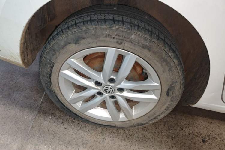 Used Volkswagen Jetta 2019 Dream Edition 1.4L Manual Fashion Version Right Rear Wheel Hub
