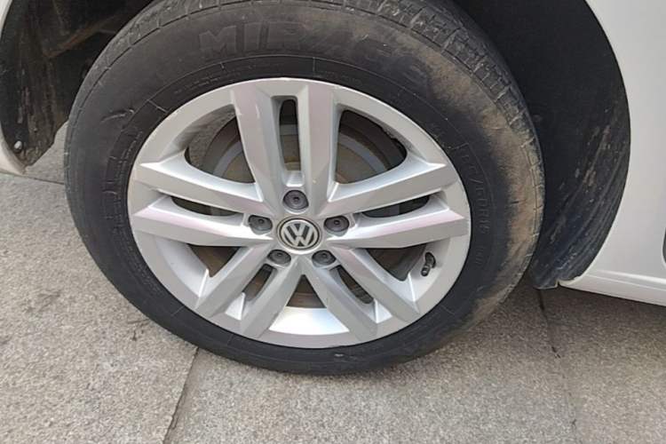 Used Volkswagen Jetta 2019 Dream Edition 1.5L Automatic Fashionable Version Right Rear Wheel Hub