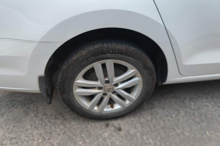 Used Volkswagen Jetta 2019 Dream Edition 1.5L Automatic Fashionable Version Right Rear Wheel Hub