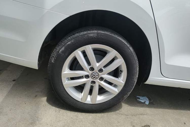Used Volkswagen Jetta 2019 Dream Edition 1.4L Manual Fashion Version Right Rear Wheel Hub
