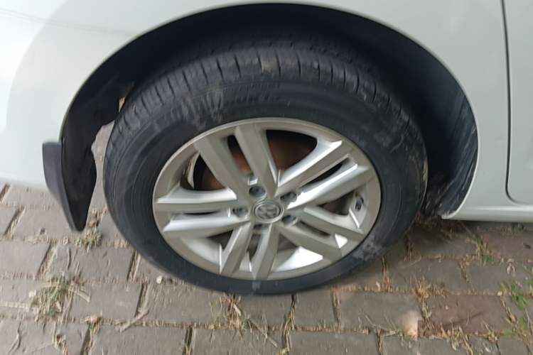 Used Volkswagen Jetta 2019 Dream Edition 1.5L Automatic Fashionable Version Right Rear Wheel Hub