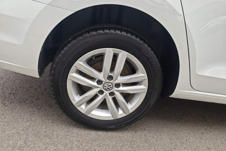 Used Volkswagen Jetta 2019 Dream Edition 1.4L Manual Fashion Version Right Rear Wheel Hub