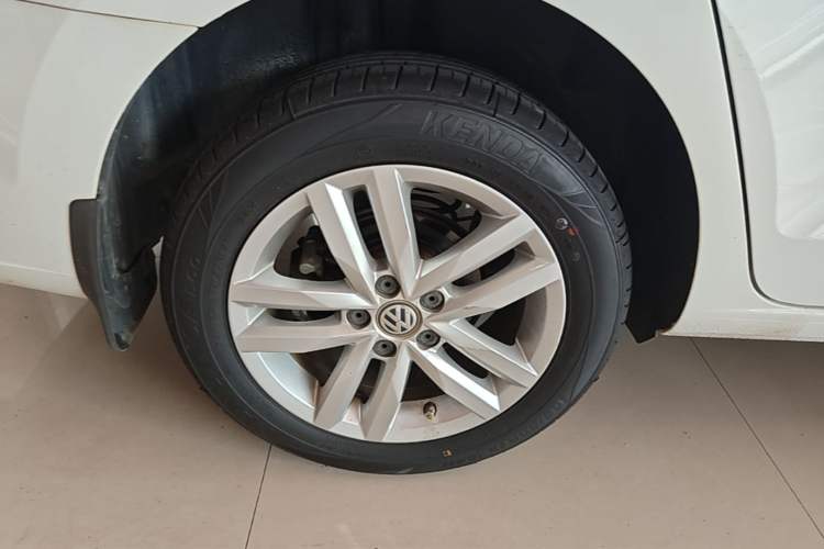 Used Volkswagen Jetta 2019 Dream Edition 1.5L Automatic Fashionable Version Right Rear Wheel Hub