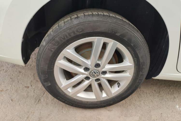 Used Volkswagen Jetta 2019 Dream Edition 1.5L Manual Fashion Version Right Rear Wheel Hub
