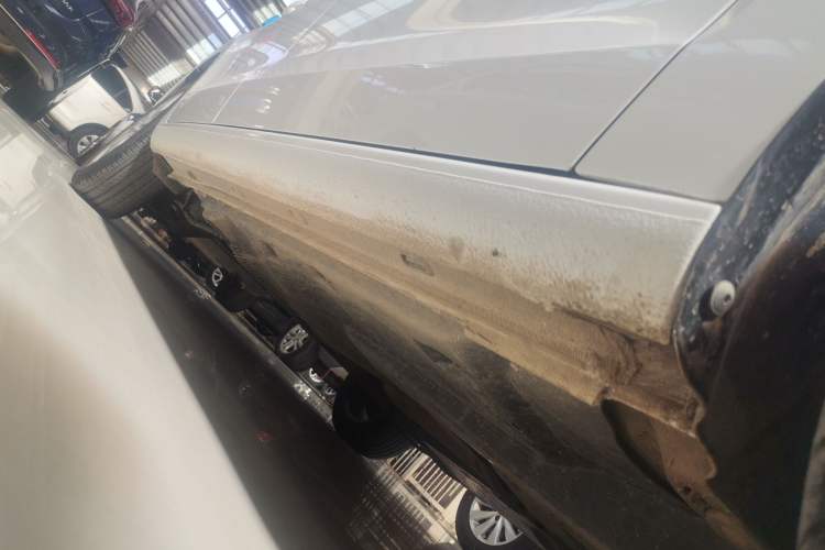Used Volkswagen Jetta 2019 Dream Edition 1.5L Automatic Fashionable Version Right Side Sill