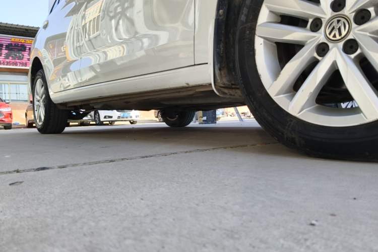 Used Volkswagen Jetta 2019 Dream Edition 1.5L Automatic Fashionable Version Right Side Sill