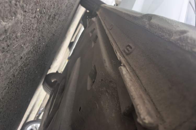 Used Volkswagen Jetta 2019 Dream Edition 1.4L Manual Fashion Version Right Side Sill