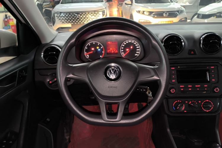 Used Volkswagen Jetta 2019 Dream Edition 1.4L Manual Fashion Version Steering Wheel