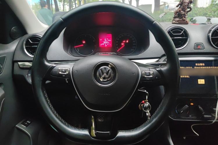 Used Volkswagen Jetta 2019 Dream Edition 1.5L Manual Fashion Version Steering Wheel