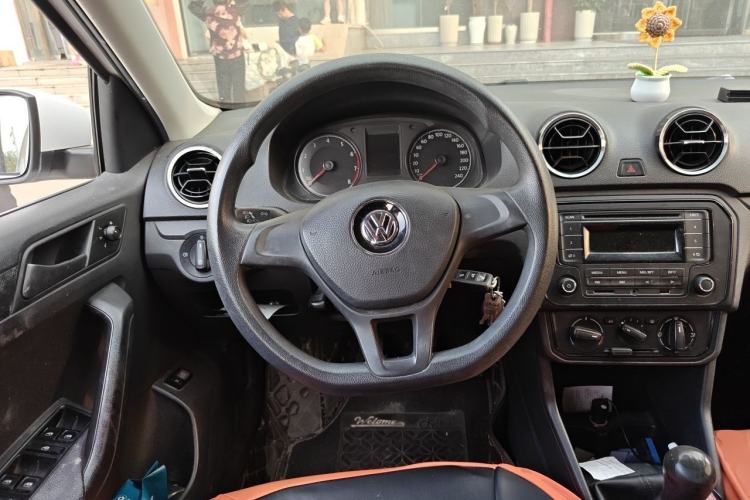 Used Volkswagen Jetta 2019 Dream Edition 1.4L Manual Fashion Version Steering Wheel