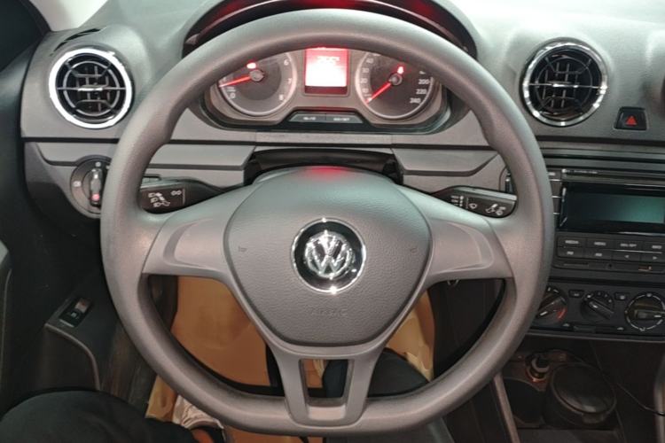 Used Volkswagen Jetta 2019 Dream Edition 1.4L Manual Fashion Version Steering Wheel