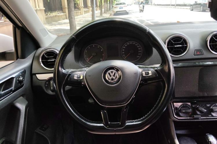 Used Volkswagen Jetta 2019 Dream Edition 1.5L Automatic Comfort Version Steering Wheel