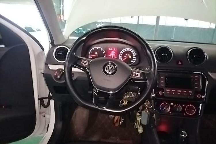 Used Volkswagen Jetta 2019 Dream Edition 1.5L Automatic Comfort Version Steering Wheel