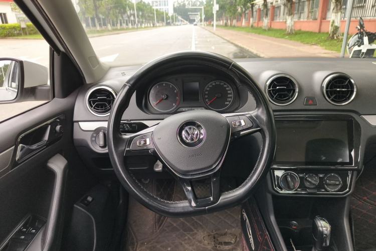 Used Volkswagen Jetta 2019 Dream Edition 1.5L Automatic Comfort Version Steering Wheel