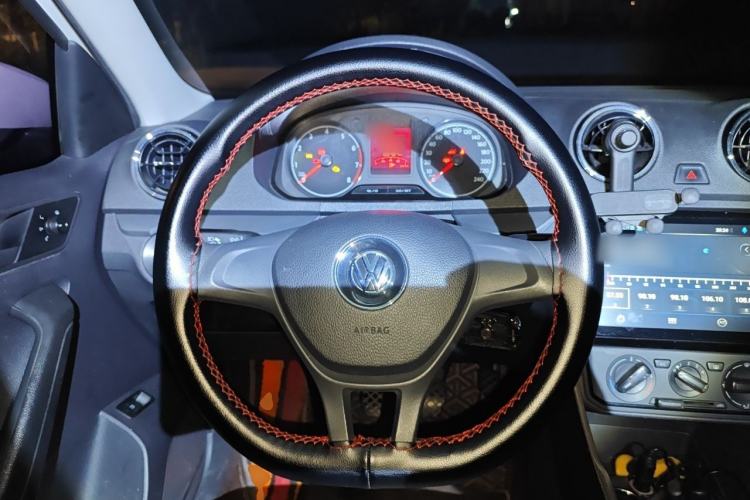 Used Volkswagen Jetta 2019 Dream Edition 1.4L Manual Fashion Version Steering Wheel