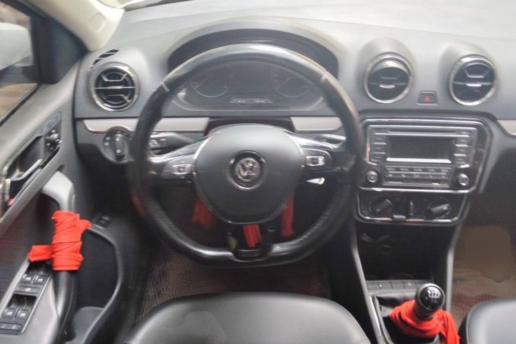 Used Volkswagen Jetta 2019 Dream Edition 1.4L Manual Comfort Version Steering Wheel