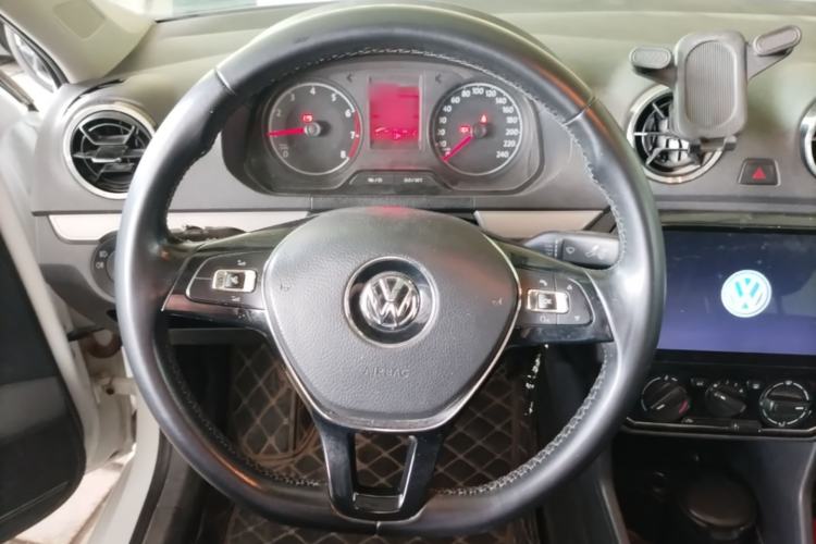 Used Volkswagen Jetta 2019 Dream Edition 1.5L Manual Comfort Version Steering Wheel