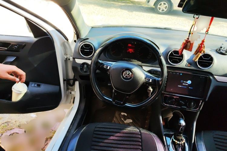 Used Volkswagen Jetta 2019 Dream Edition 1.5L Automatic Comfort Version Steering Wheel