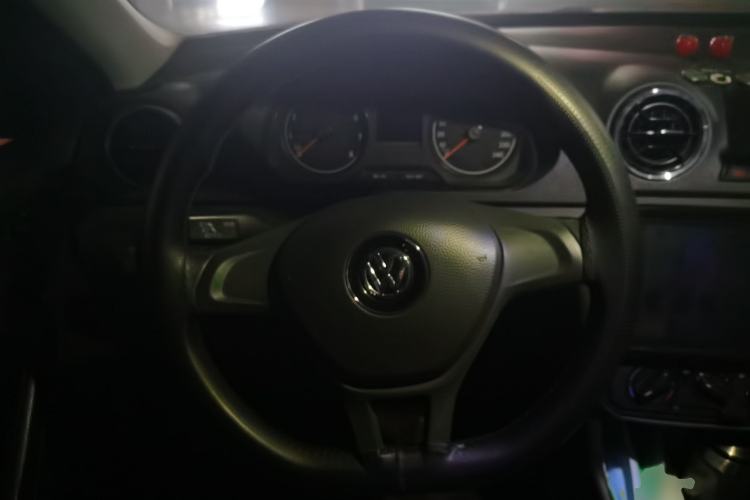 Used Volkswagen Jetta 2019 Dream Edition 1.4L Manual Fashion Version Steering Wheel