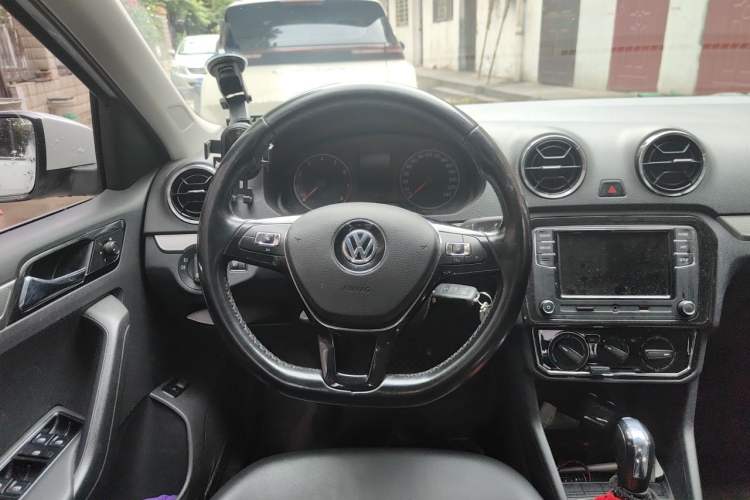 Used Volkswagen Jetta 2019 Dream Edition 1.5L Automatic Comfort Version Steering Wheel
