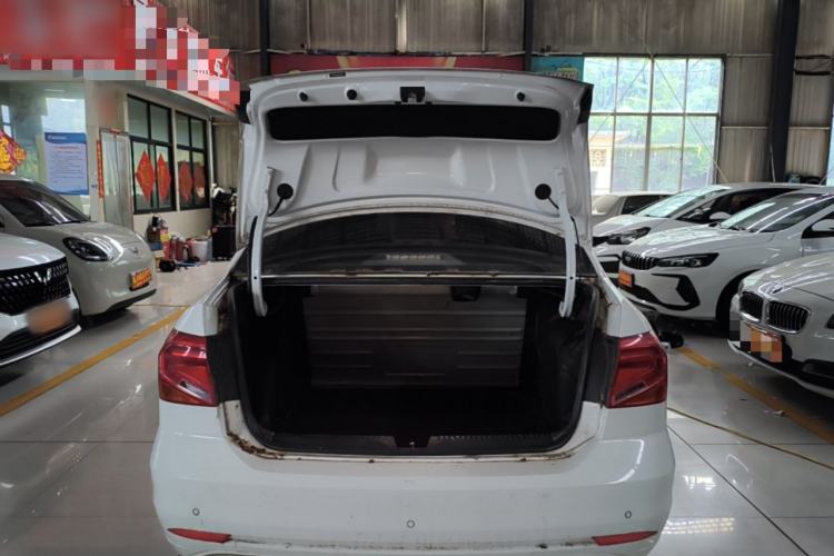 Used Volkswagen Jetta 2019 Dream Edition 1.4L Manual Fashion Version Trunk